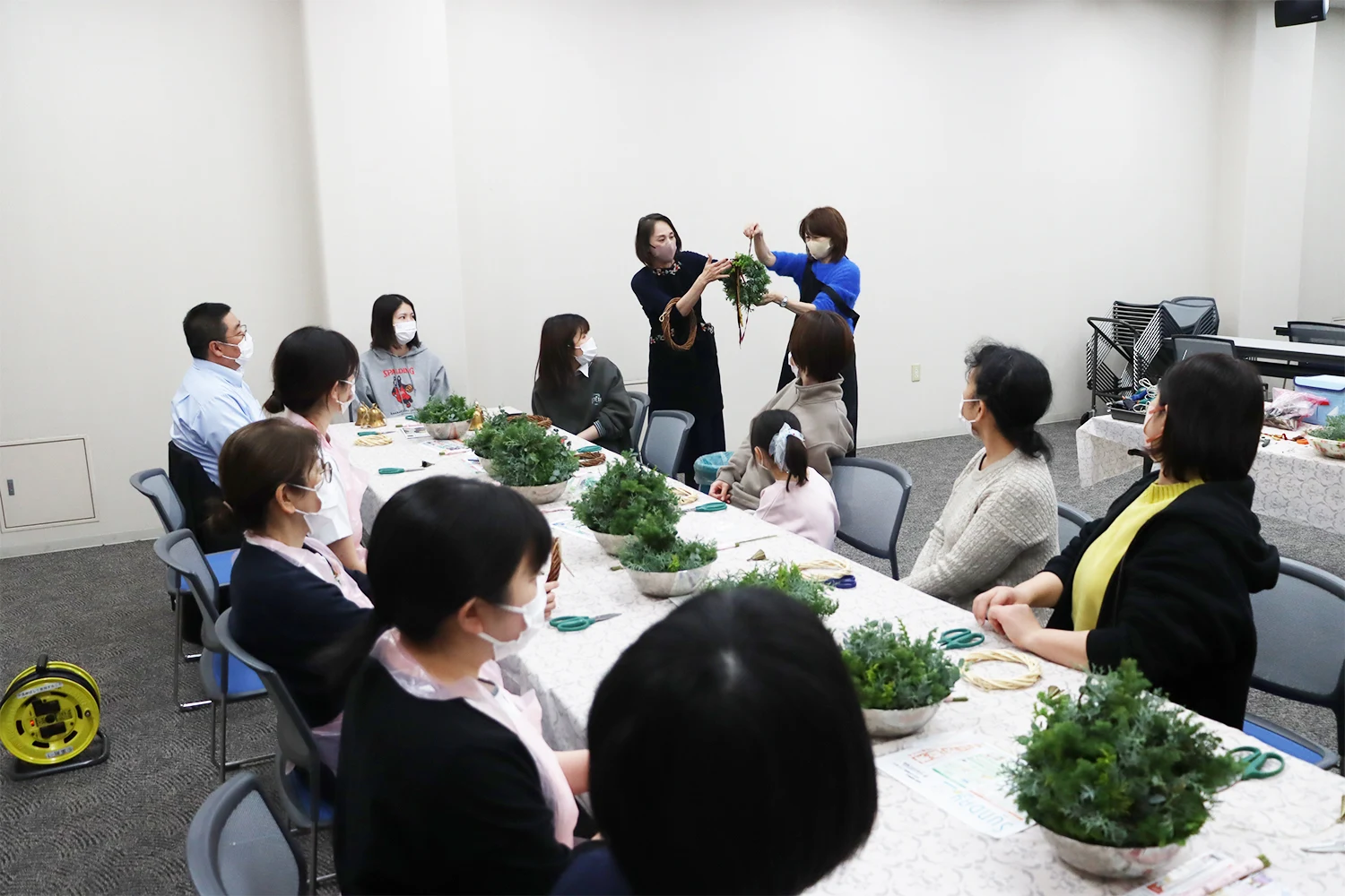 クリスマスリース手作りワークショップのようす